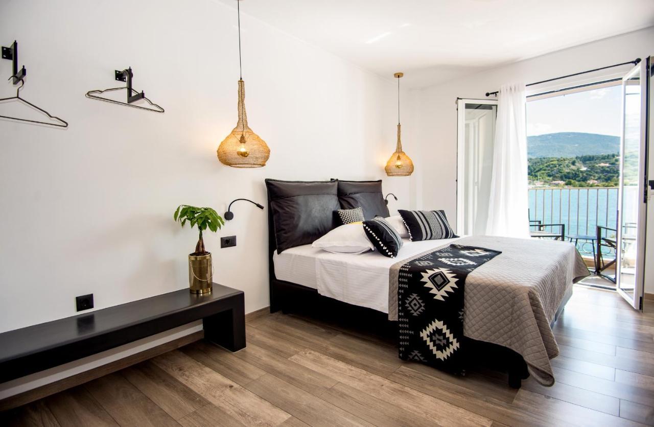 A & B Minimal Suite Ιι With Sea View In Argostoli Exterior foto