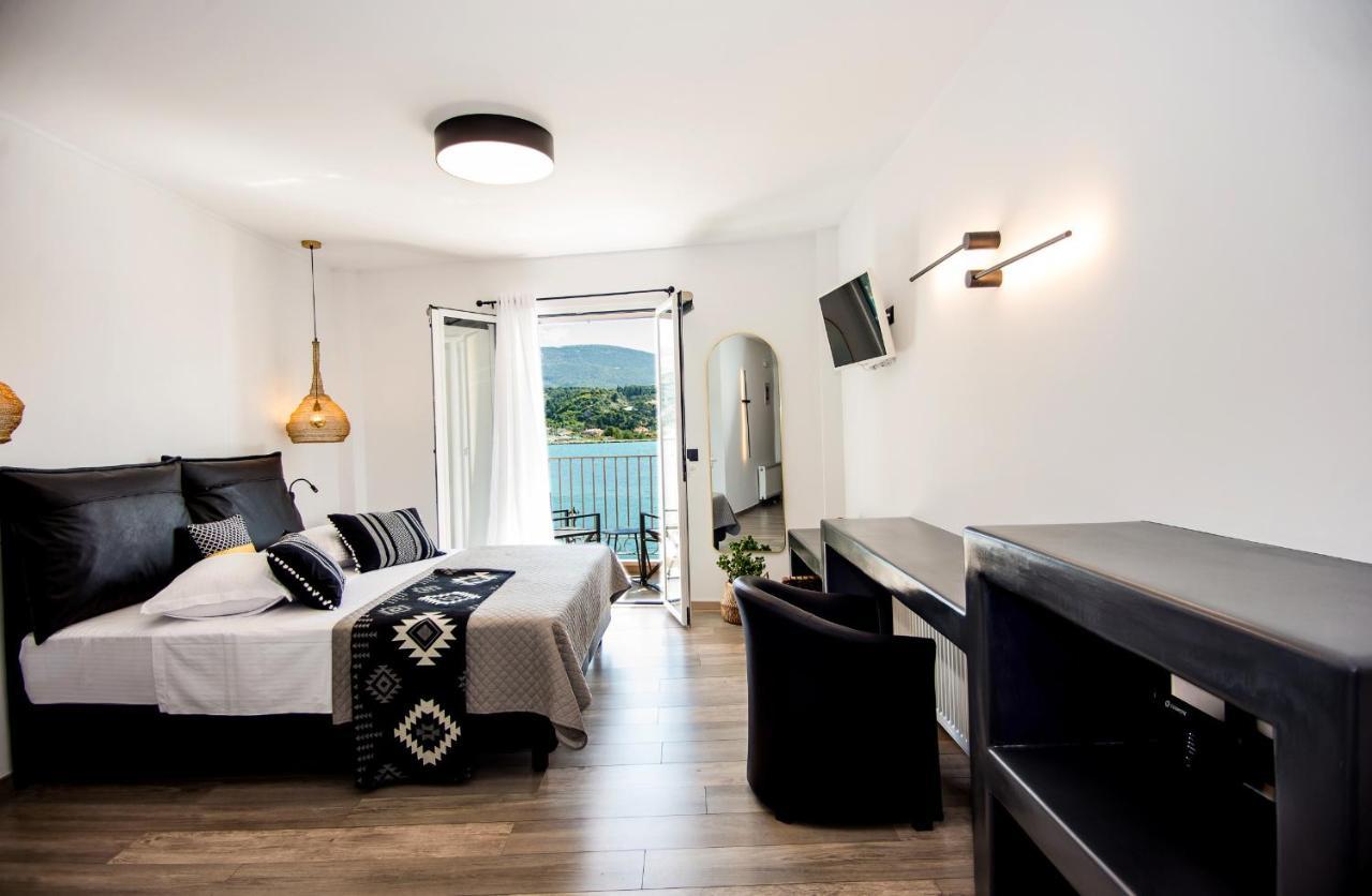 A & B Minimal Suite Ιι With Sea View In Argostoli Exterior foto